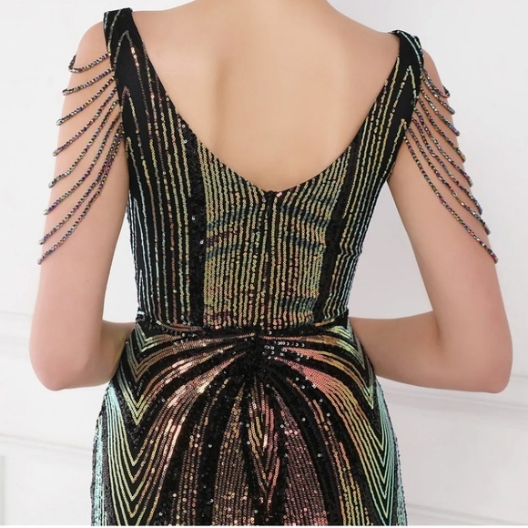 Stunning Metallic Evening Dress with Sequin Detail - Picture 8 of 16